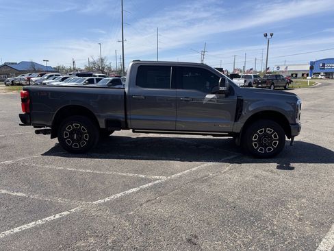 Used 2025 Ford F250 Platinum AWD/4WD image 6