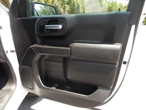 Used 2020 Chevrolet Silverado 1500 Custom w/ Custom Value Package AWD/4WD image 19