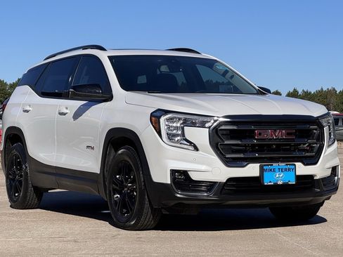 Used 2022 GMC Terrain AT4 w/ Infotainment Package II image 11