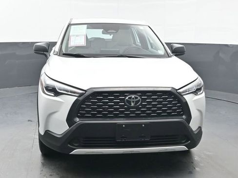 Certified 2023 Toyota Corolla Cross L image 11