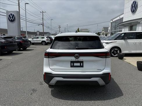New 2025 Volkswagen Tiguan SE AWD/4WD image 3