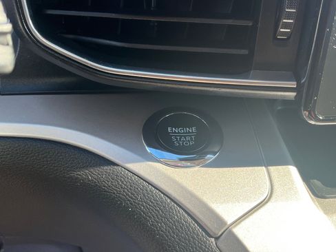 Certified 2022 Ford Explorer XLT w/ Equipment Group 202A image 8