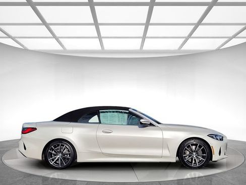 Used 2025 BMW 430i Convertible w/ Premium Package RWD image 3