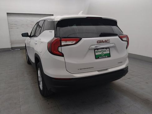 Used 2024 GMC Terrain SLE image 6