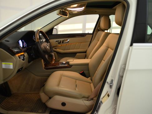 Used 2011 Mercedes-Benz E 350 4MATIC Sedan image 24