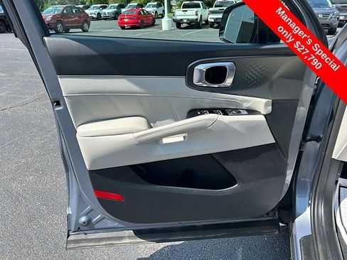 Used 2022 Kia Sorento SX image 12