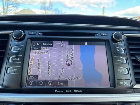 Used 2019 Toyota Highlander XLE image 27