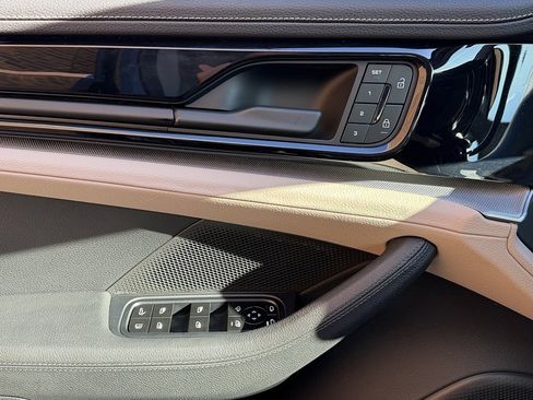 Certified 2025 Porsche Panamera 4S w/ Premium Package image 17