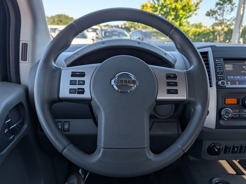 Used 2021 Nissan Frontier SV w/ Midnight Edition Floor Mats AWD/4WD image 26