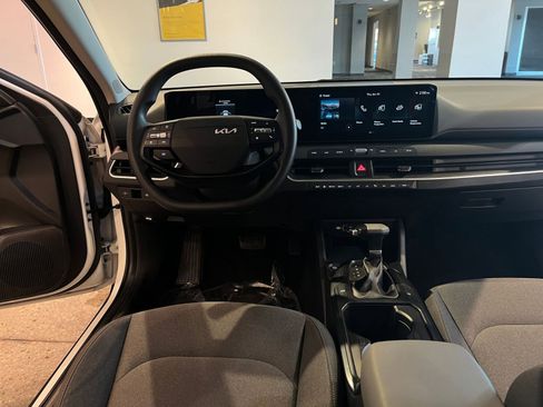 Used 2025 Kia K4 LXS image 34