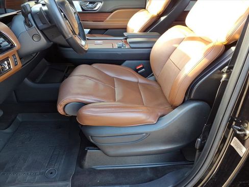 Used 2024 Lincoln Navigator Reserve image 17