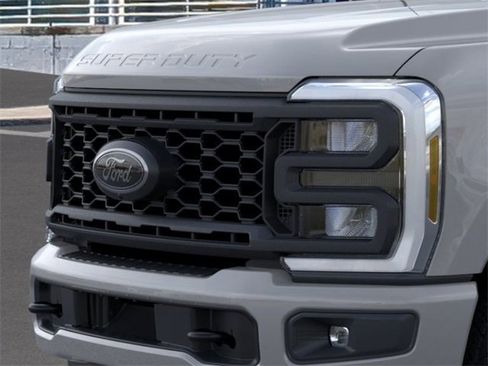 New 2025 Ford F250 Lariat w/ Lariat Ultimate Package image 17
