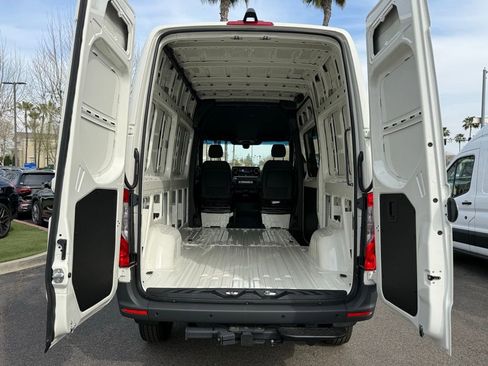 New 2026 Mercedes-Benz Sprinter 2500 image 14