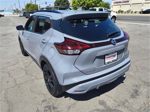 Used 2021 Nissan Kicks SR w/ Exterior Package FWD image 15