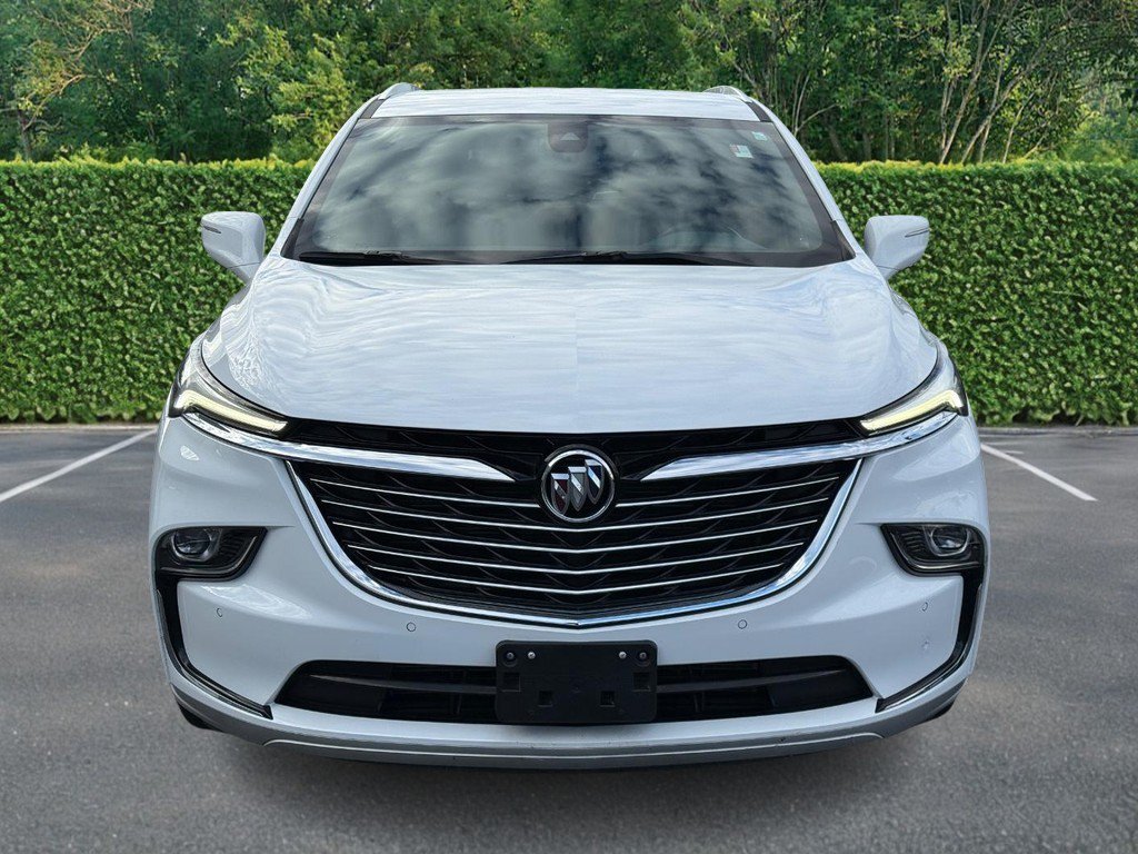 Used 2024 Buick Enclave Essence AWD/4WD image 9