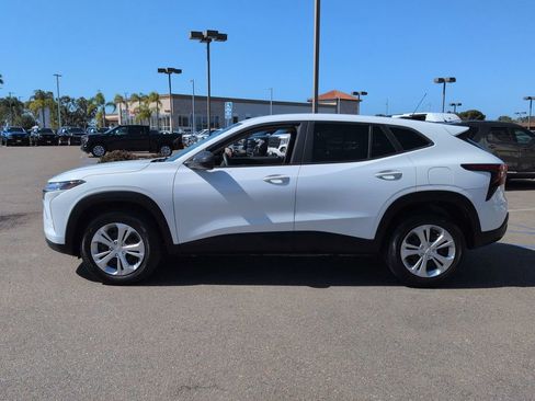 Used 2024 Chevrolet Trax LS FWD image 5