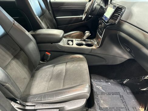 Used 2021 Jeep Grand Cherokee Laredo X AWD/4WD image 18