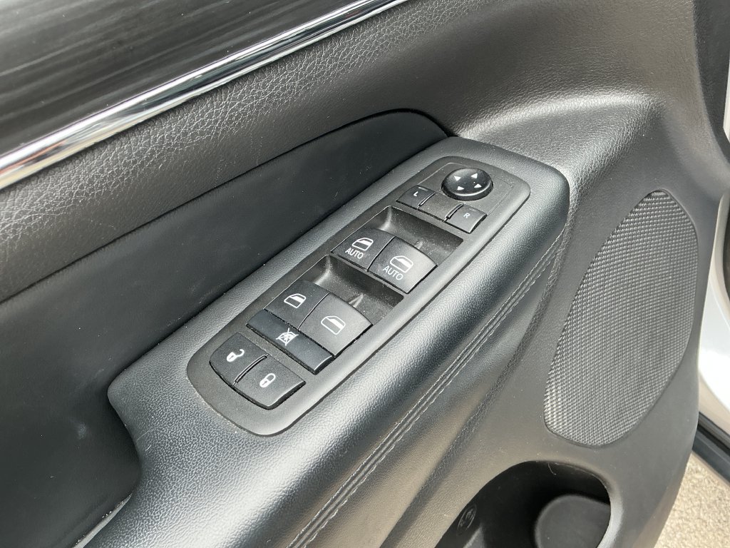 Certified 2021 Jeep Grand Cherokee Limited AWD/4WD image 12