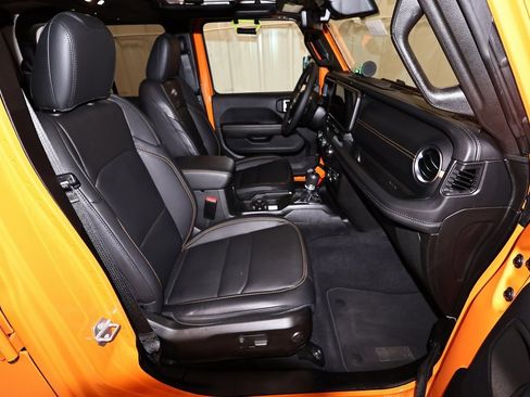 Used 2025 Jeep Gladiator Sport image 19