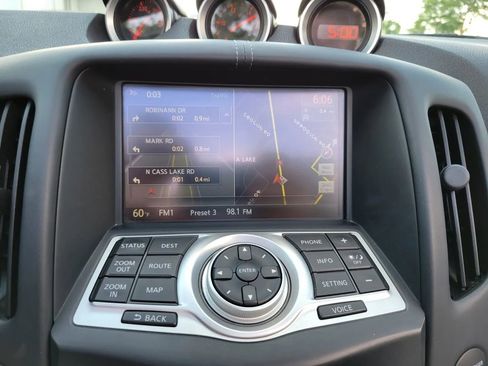 Used 2015 Nissan 370Z Touring Sport image 12