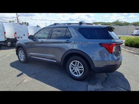Certified 2025 Ford Explorer Active AWD/4WD image 6
