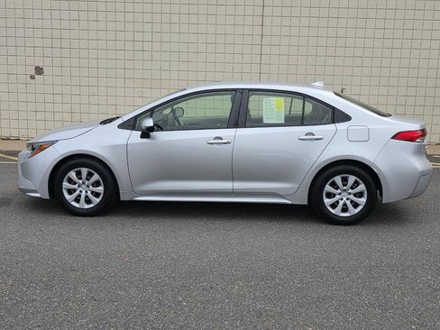 Used 2020 Toyota Corolla LE FWD image 4