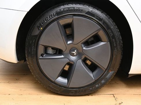 Used 2023 Tesla Model 3 Standard Range RWD image 10