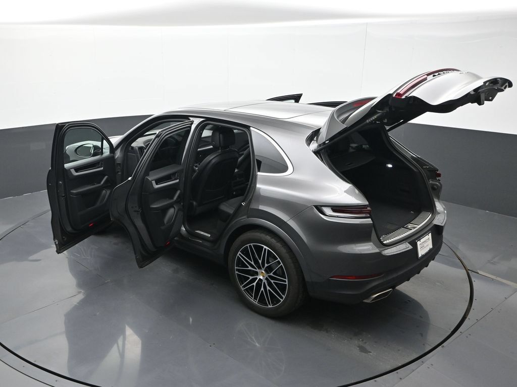 Certified 2024 Porsche Cayenne AWD/4WD image 28