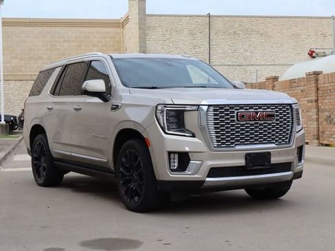 Used 2022 GMC Yukon Denali w/ Denali Premium Package AWD/4WD image 2
