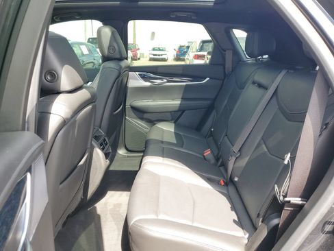 Used 2020 Cadillac XT5 Premium Luxury AWD/4WD image 16