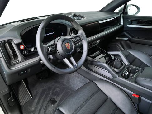 New 2026 Porsche Cayenne Coupe AWD/4WD image 4
