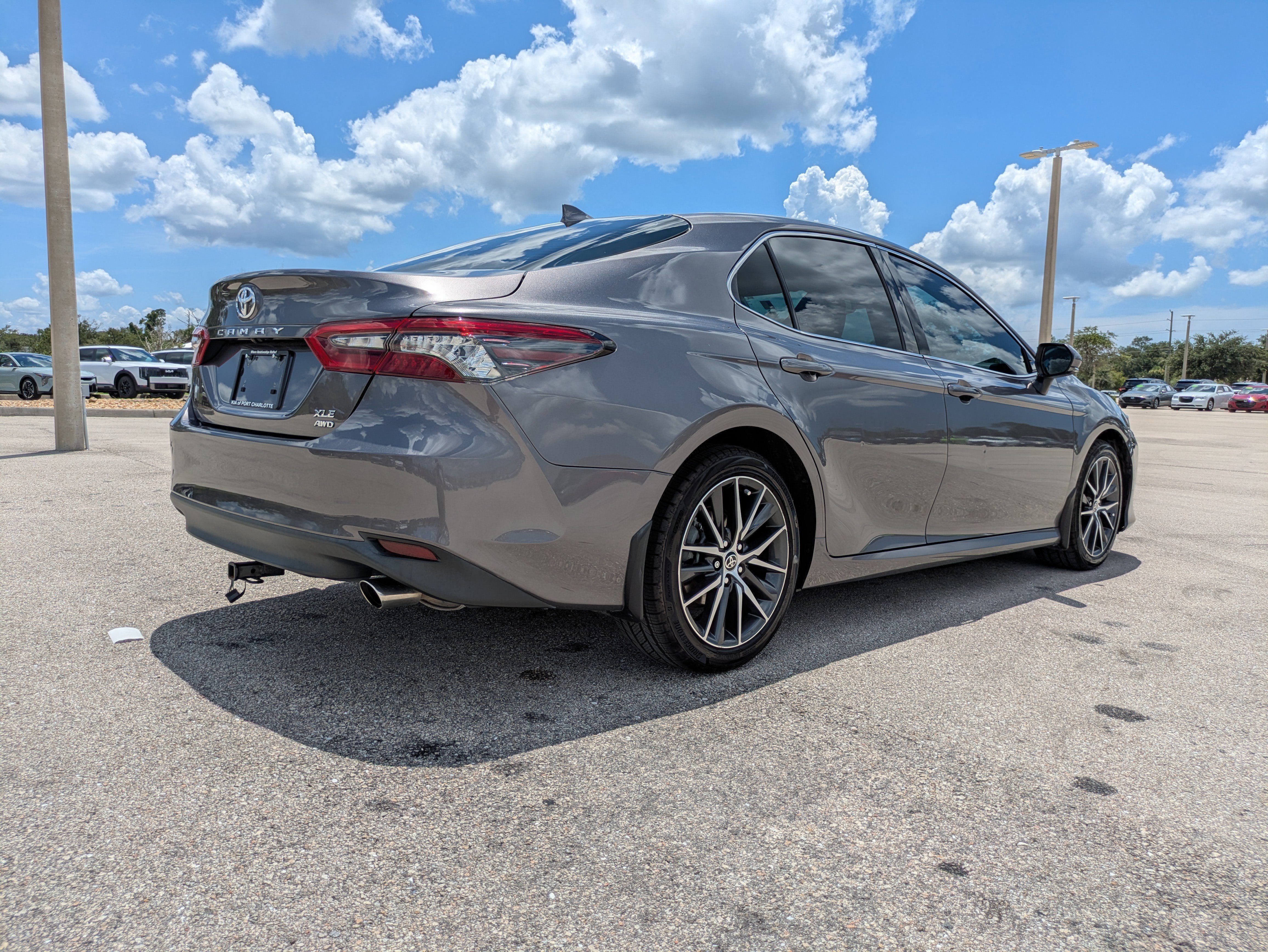 Used 2023 Toyota Camry XLE AWD/4WD image 4