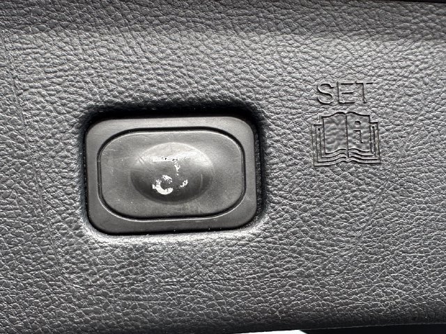 Used 2024 Ford Edge SEL w/ Convenience Package AWD/4WD image 12