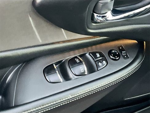 Used 2024 Nissan Murano SL image 17