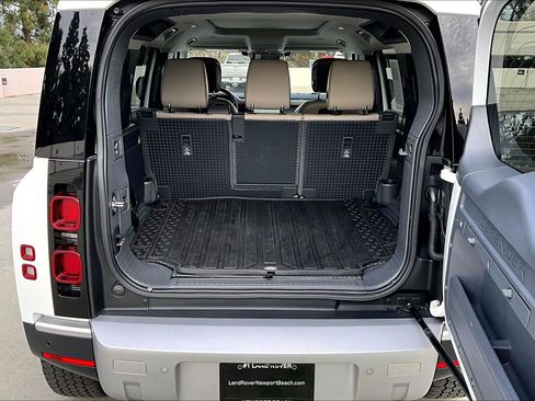 Used 2020 Land Rover Defender 110 HSE image 22