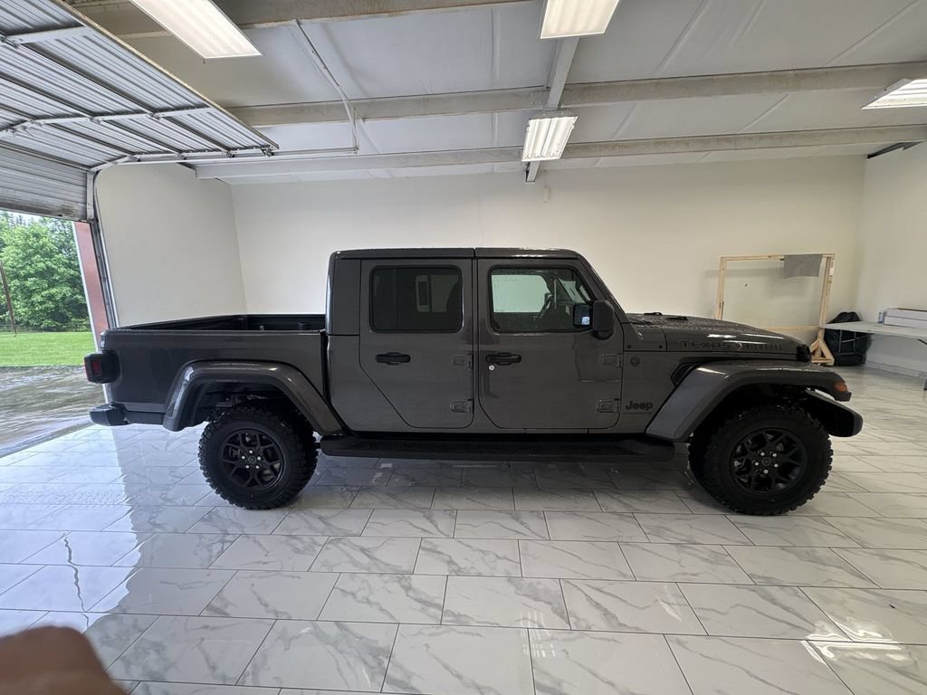 New 2026 Jeep Gladiator Sport AWD/4WD image 9