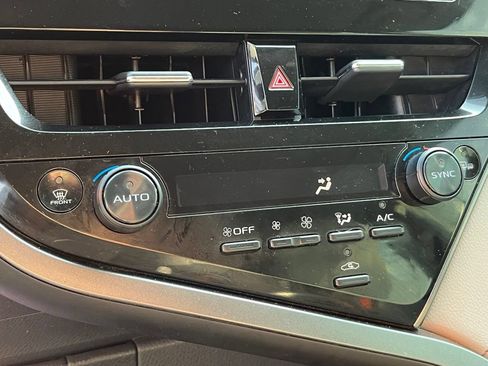 Used 2022 Toyota Camry SE FWD image 22
