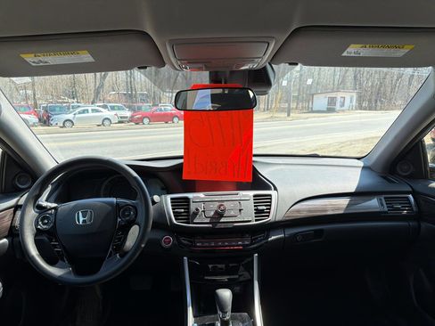 Used 2017 Honda Accord Hybrid Sedan image 11