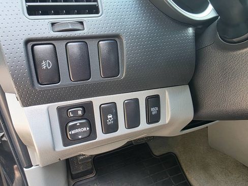 Used 2010 Toyota Tacoma 4x4 Access Cab V6 image 17