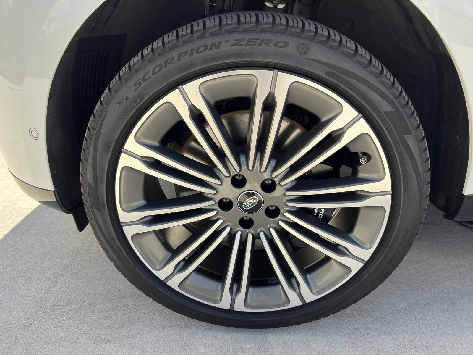 Used 2024 Land Rover Range Rover Autobiography AWD/4WD image 12