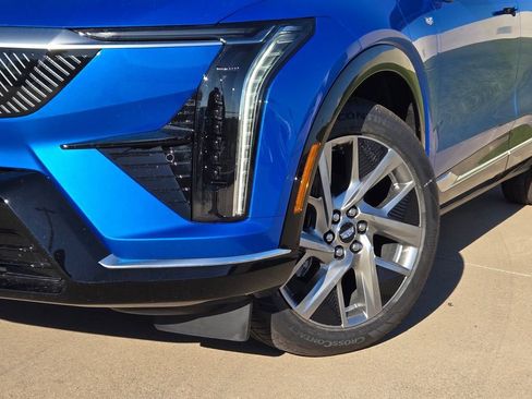 New 2026 Cadillac Optiq Luxury 1 image 7