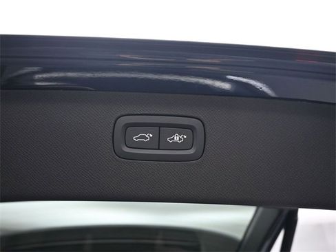 New 2026 Volvo XC90 B6 Plus w/ Protection Package Premier image 33