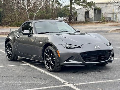 Used 2024 MAZDA MX-5 Miata Grand Touring w/ Weather Package image 11