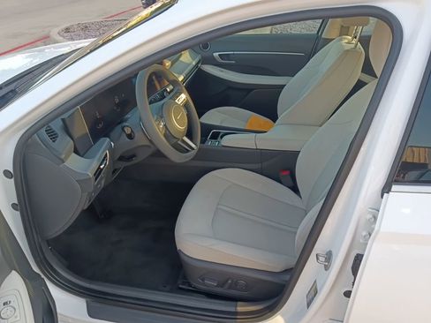 Used 2025 Hyundai Sonata SEL FWD image 9