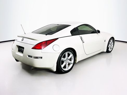 Used 2004 Nissan 350Z Performance w/ Aerodynamics Pkg RWD image 9