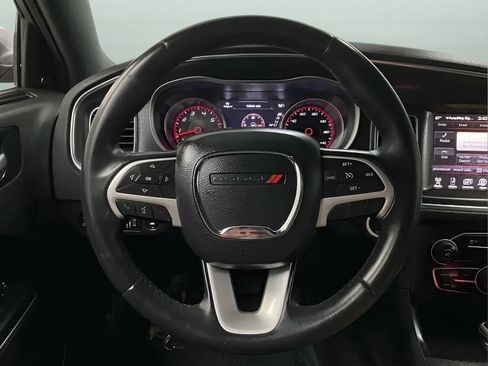 Used 2016 Dodge Charger SXT RWD image 18