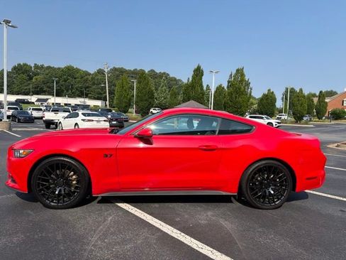 Used 2017 Ford Mustang Coupe RWD image 10