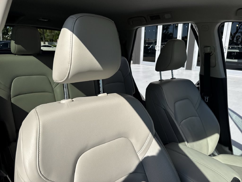 Used 2022 Nissan Pathfinder SL w/ SL Black Package AWD/4WD image 46