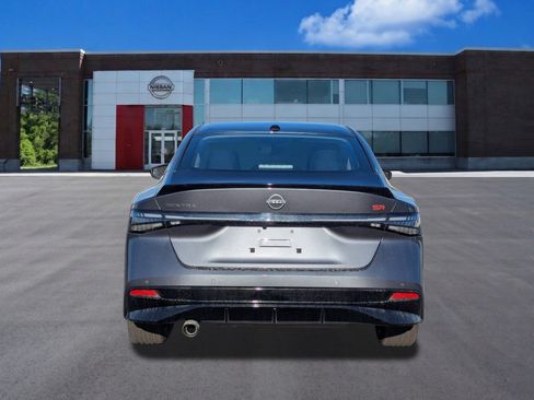 New 2026 Nissan Sentra SR w/ SR Premium Package FWD image 4