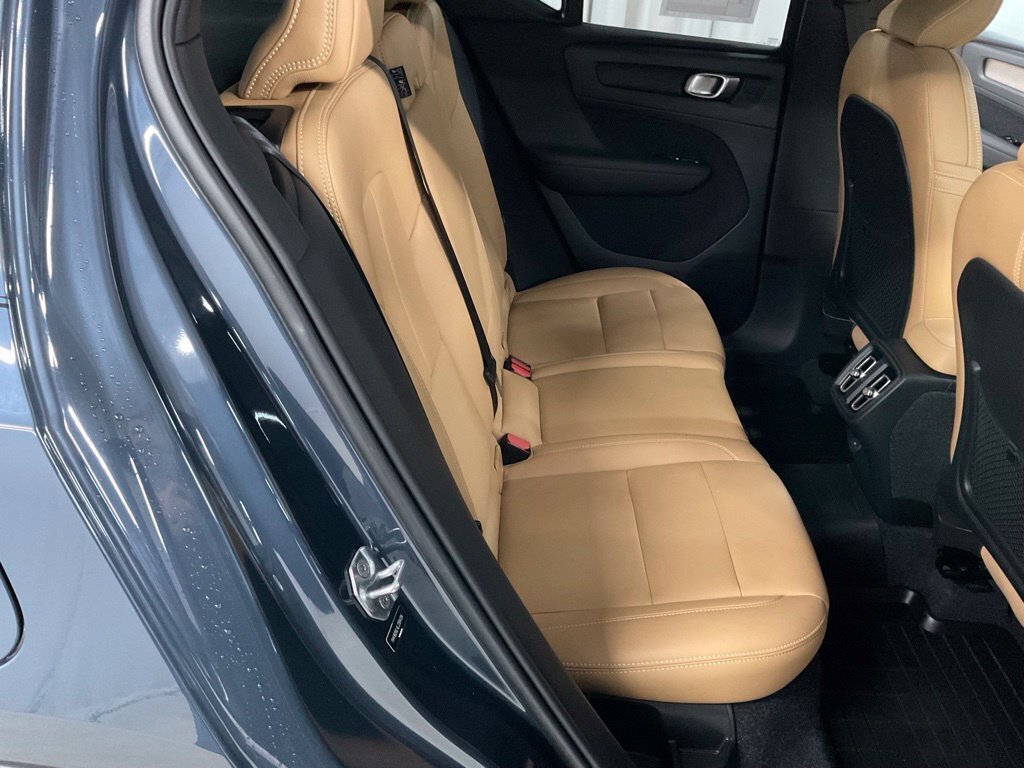 Used 2020 Volvo XC40 T5 Inscription w/ Protection Package Premier AWD/4WD image 39